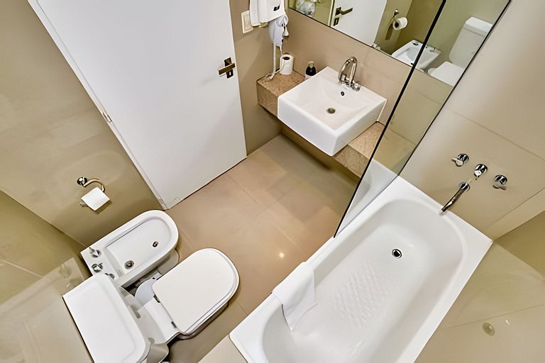 Amplio y Moderno con Piscina, BBQ, Sauna y Vistas