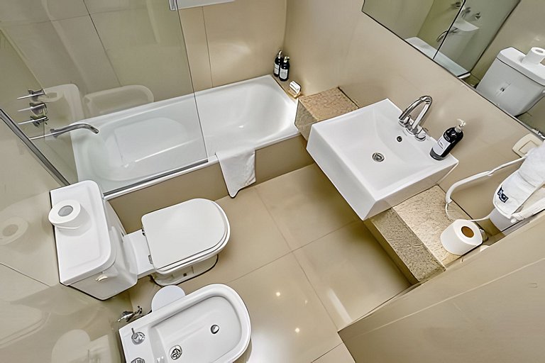 Amplio y Moderno con Piscina, BBQ, Sauna y Vistas