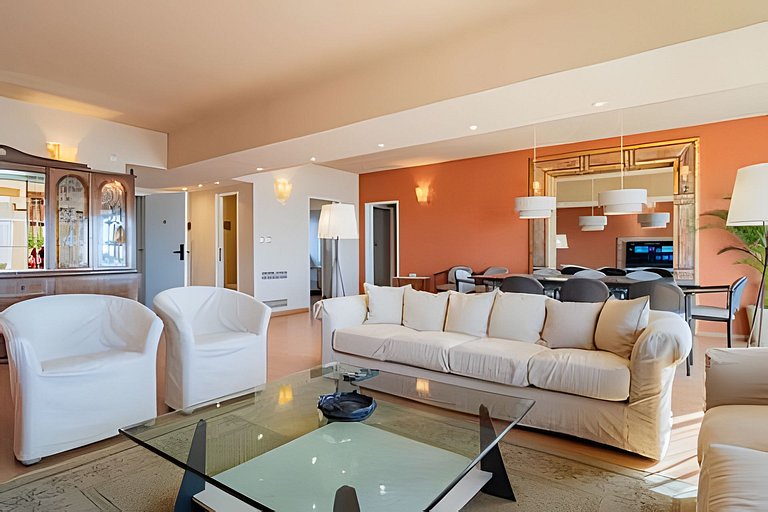 Amplio y Céntrico en Av. Libertador Ideal Familias