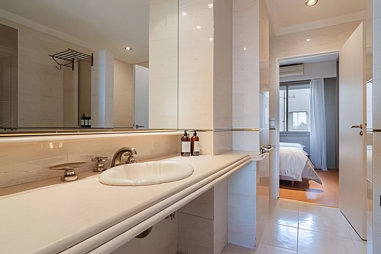 Amplio y Céntrico en Av. Libertador Ideal Familias