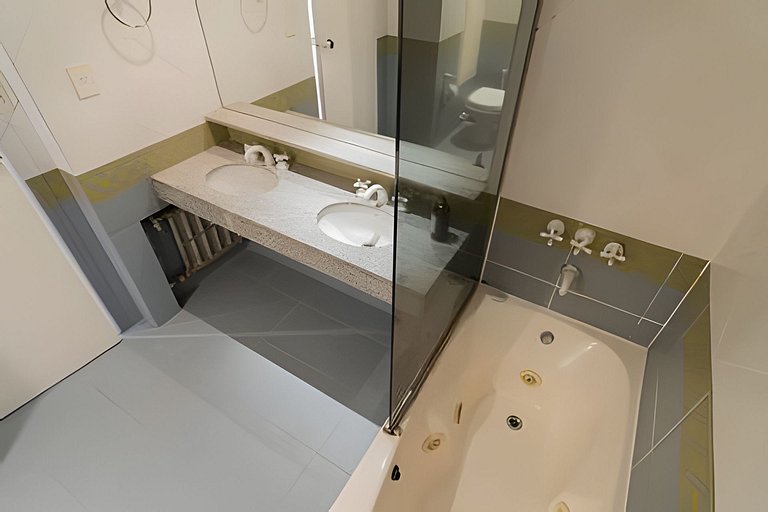 Amplio y Céntrico en Av. Libertador Ideal Familias