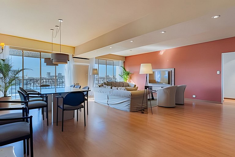 Amplio y Céntrico en Av. Libertador Ideal Familias