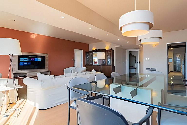 Amplio y Céntrico en Av. Libertador Ideal Familias