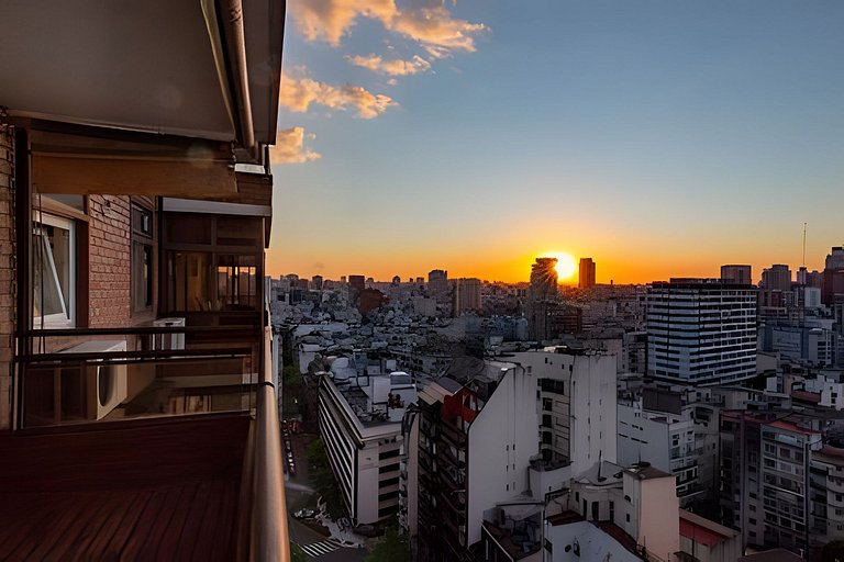 Espectacular Vista a la Ciudad y Mágico Atardecer!