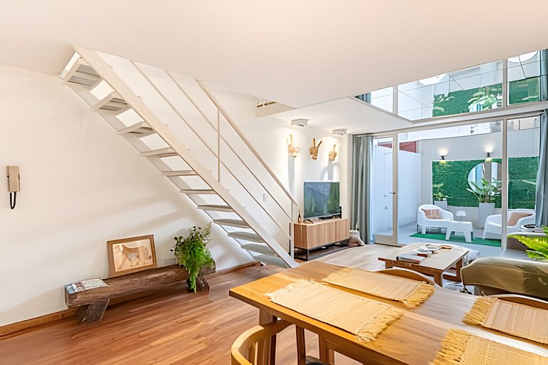 Cool Duplex en Palermo Chico con Patio Privado!