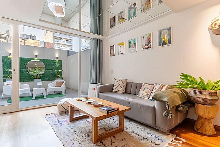 Cool Duplex en Palermo Chico con Patio Privado!
