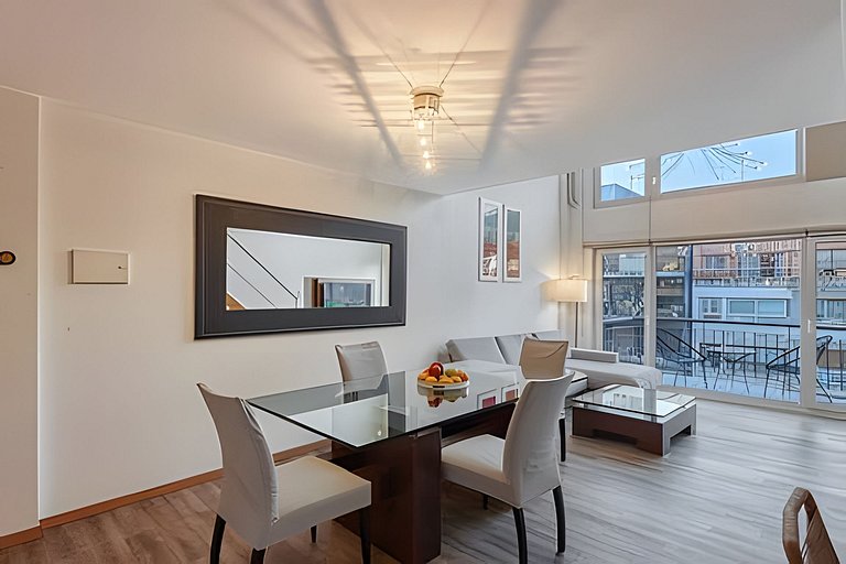 Luminoso y Cómodo Dúplex en el Corazón de Recoleta