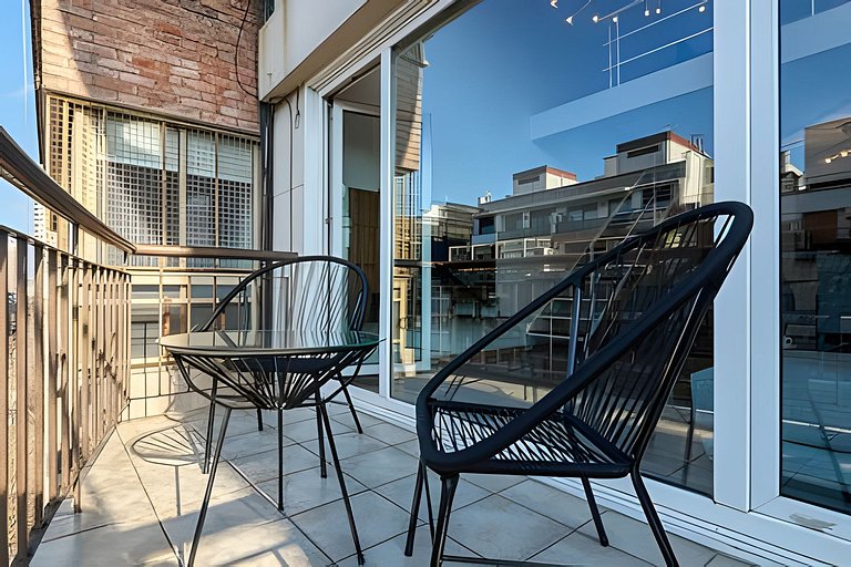 Luminoso y Cómodo Dúplex en el Corazón de Recoleta