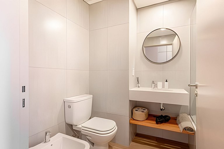 Estudio Luminoso con Coworking, Balcón y Piscina