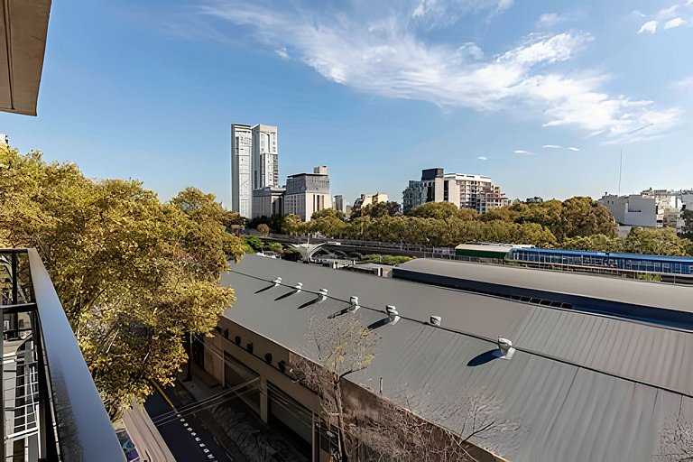 Estudio Luminoso con Coworking, Balcón y Piscina