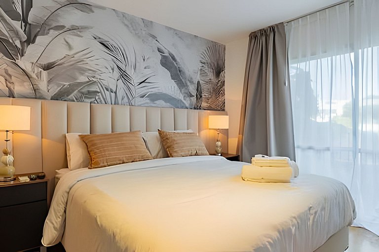 Great house w/ private terrace BBQ & Jacuzzi