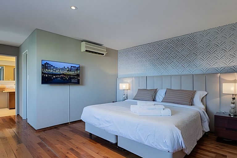 Great house w/ private terrace BBQ & Jacuzzi