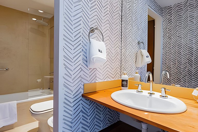 Great house w/ private terrace BBQ & Jacuzzi