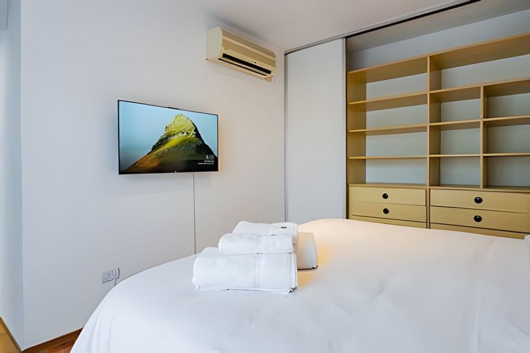 Great house w/ private terrace BBQ & Jacuzzi