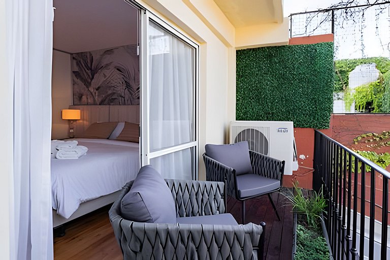 Great house w/ private terrace BBQ & Jacuzzi