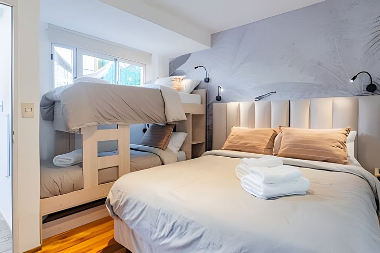 Great house w/ private terrace BBQ & Jacuzzi