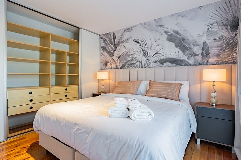 Great house w/ private terrace BBQ & Jacuzzi